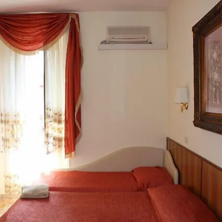 Sergio House Bed and Breakfast 4*